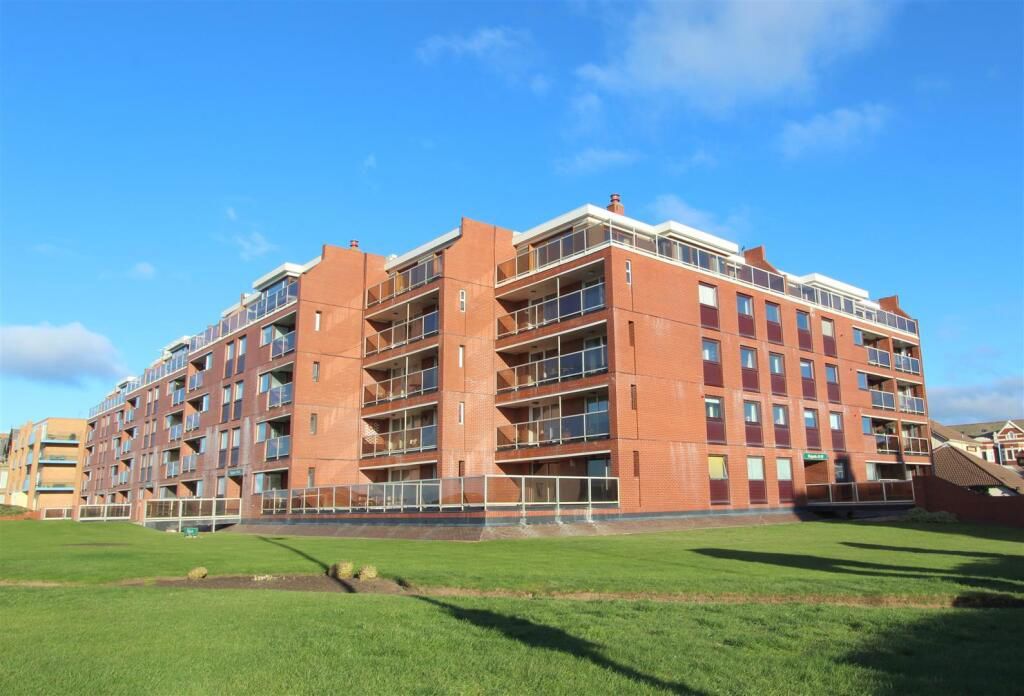 2 bed flat for saleNorth Promenade, St. Annes, Lytham St. Annes FY8