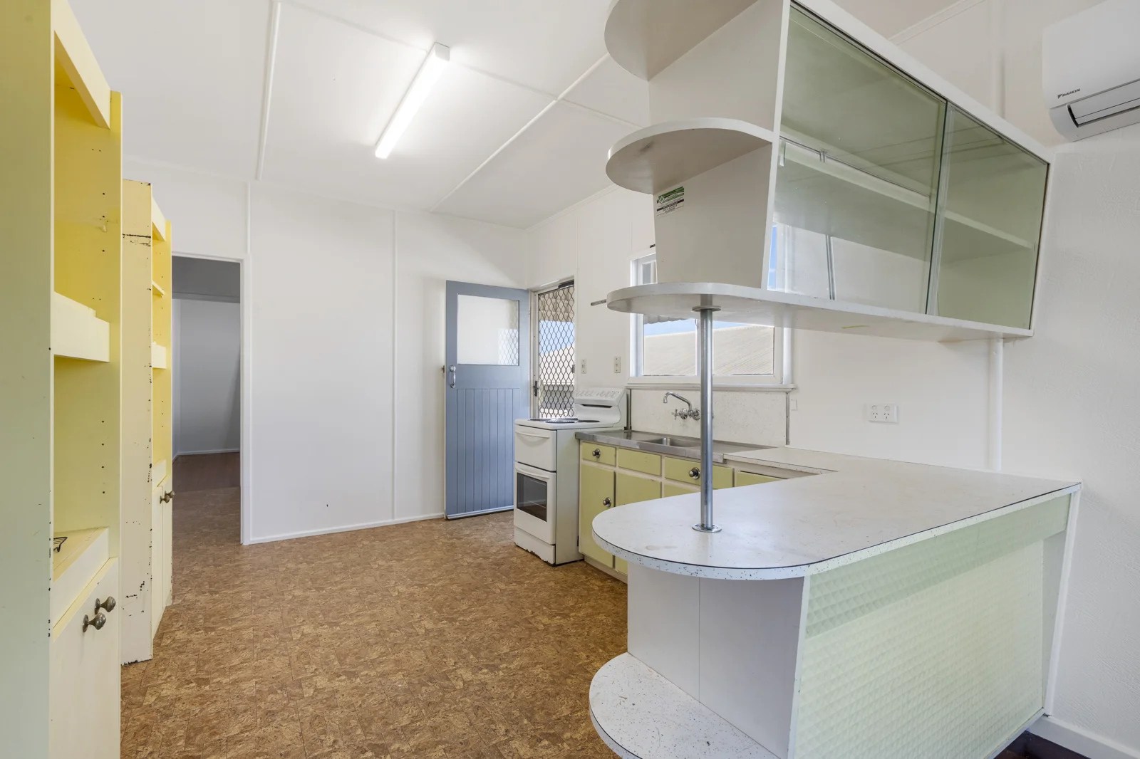 Additional image 3 of 10 Campbell Street, Scarborough QLD 4020