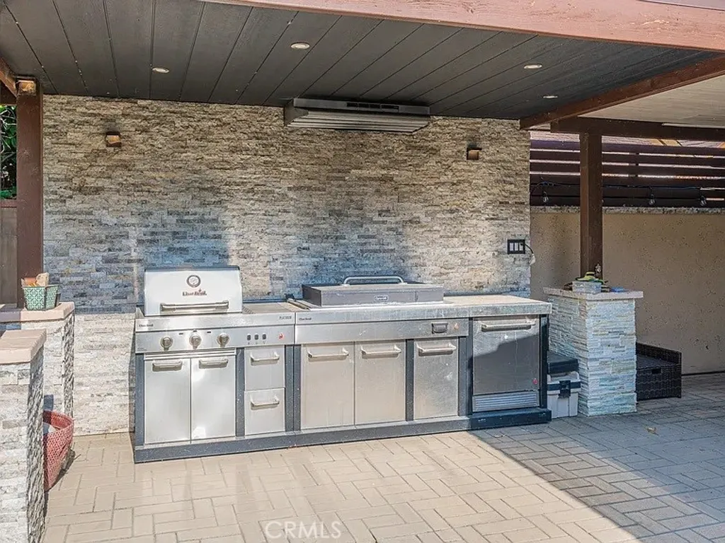 Additional image 9 of 430 N Parish Pl, Burbank, CA 91506