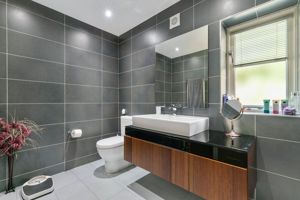 Additional image 29 of 4 bed detached house for salePark Drive, Bingley, West Yorkshire BD16