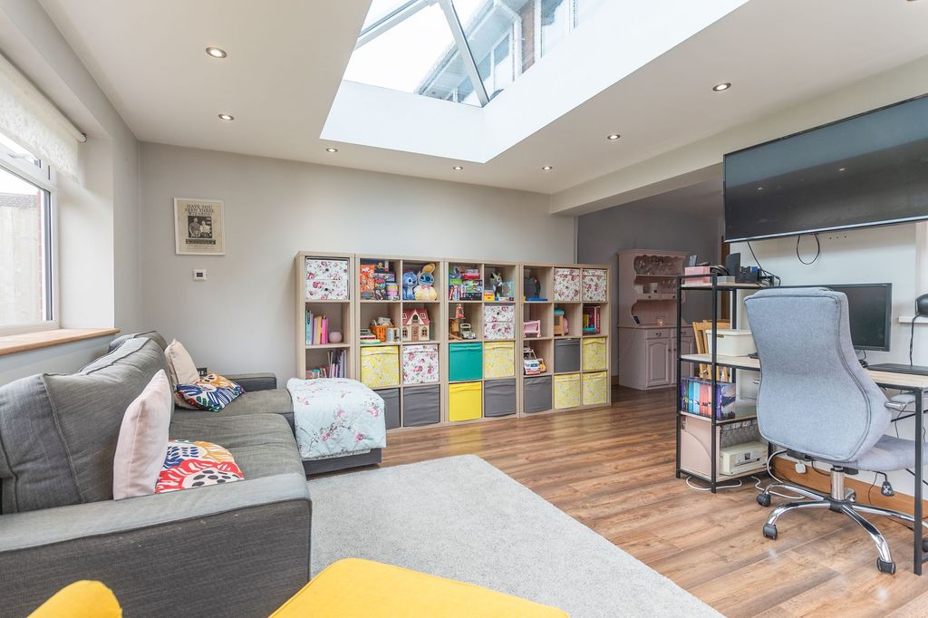 Additional image 10 of 3 bed semi-detached house for saleRedwood Close, Caerleon NP18