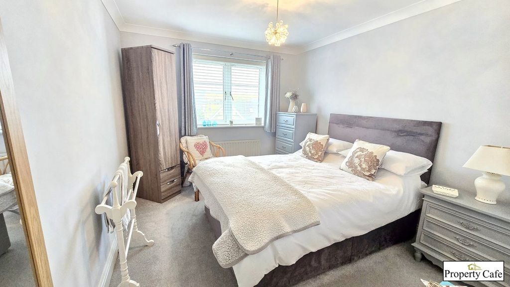 Additional image 9 of 3 bed flat for saleBedford Avenue, Bexhill-On-Sea TN40