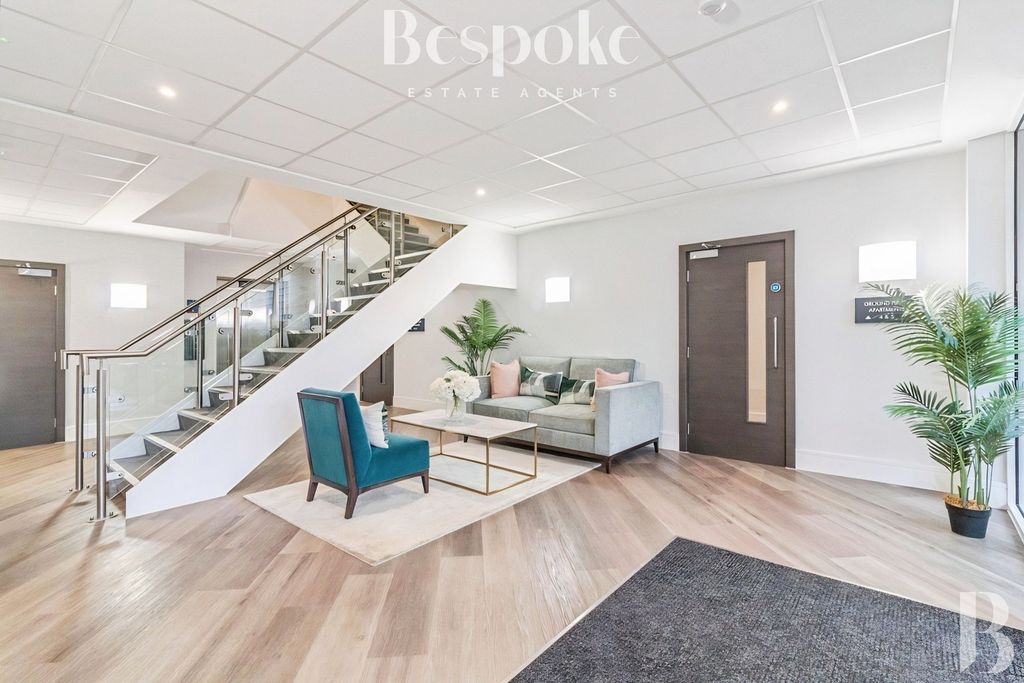 Additional image 21 of 2 bed flat for saleSunapee Road, Reading RG2
