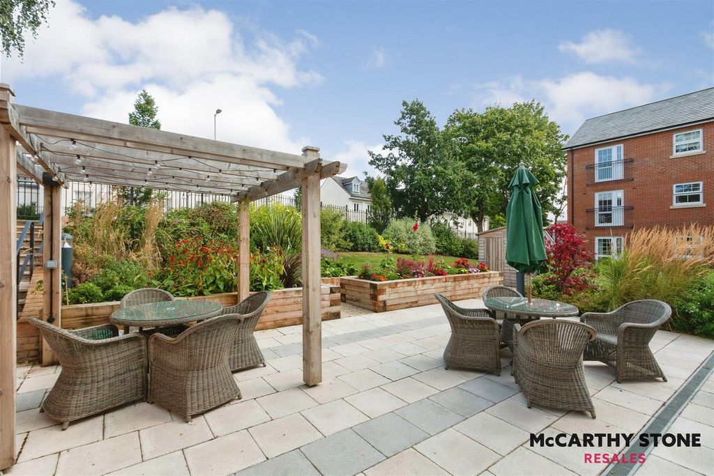 Additional image 25 of 2 bed flat for saleQueen Elizabeth Place, Orchard Lane, Alton GU34