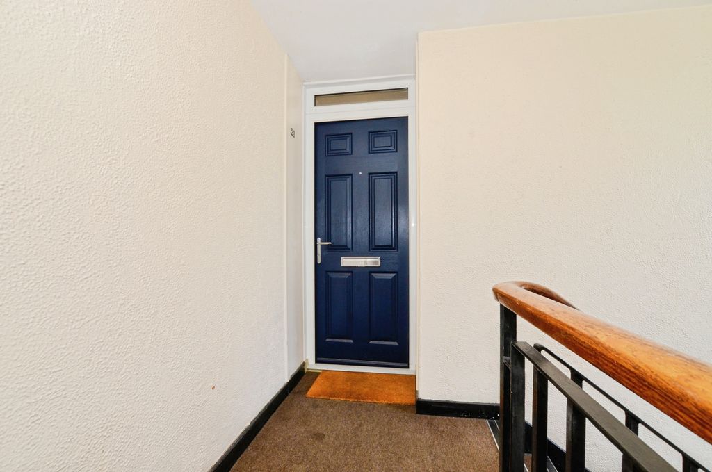 Additional image 12 of 2 bed flat for saleShirley Road, Abbots Langley WD5