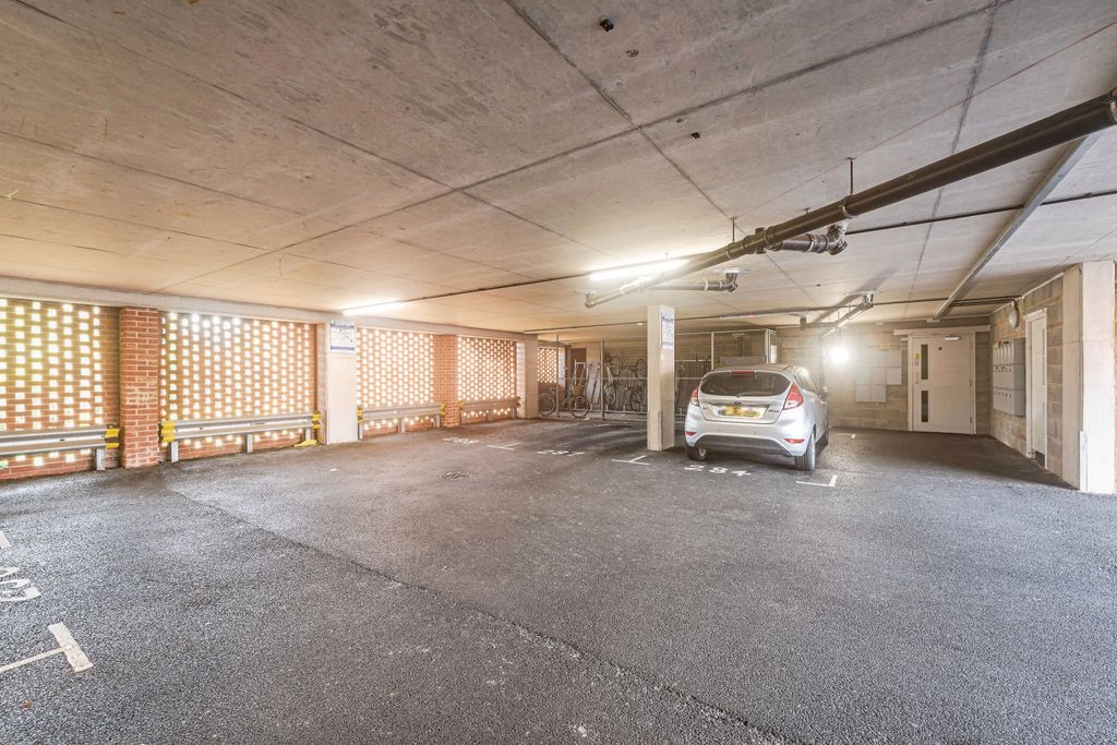 Additional image 19 of 2 bed flat for sale1 Strong Drive, Basingstoke RG21