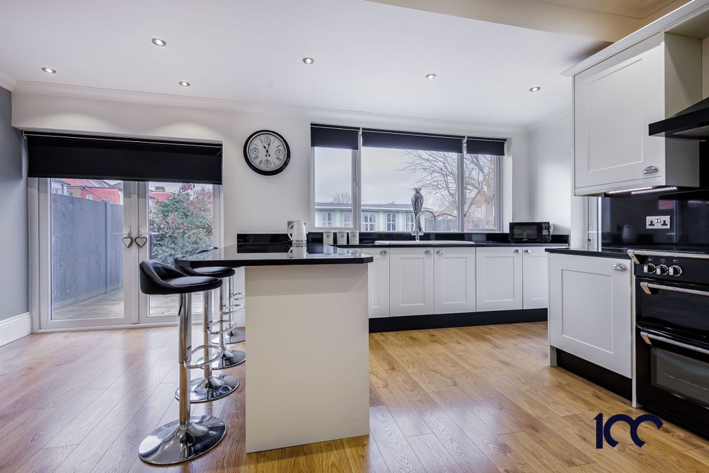 Additional image 4 of 2 bed semi-detached house for saleCrystal Avenue, Hornchurch RM12