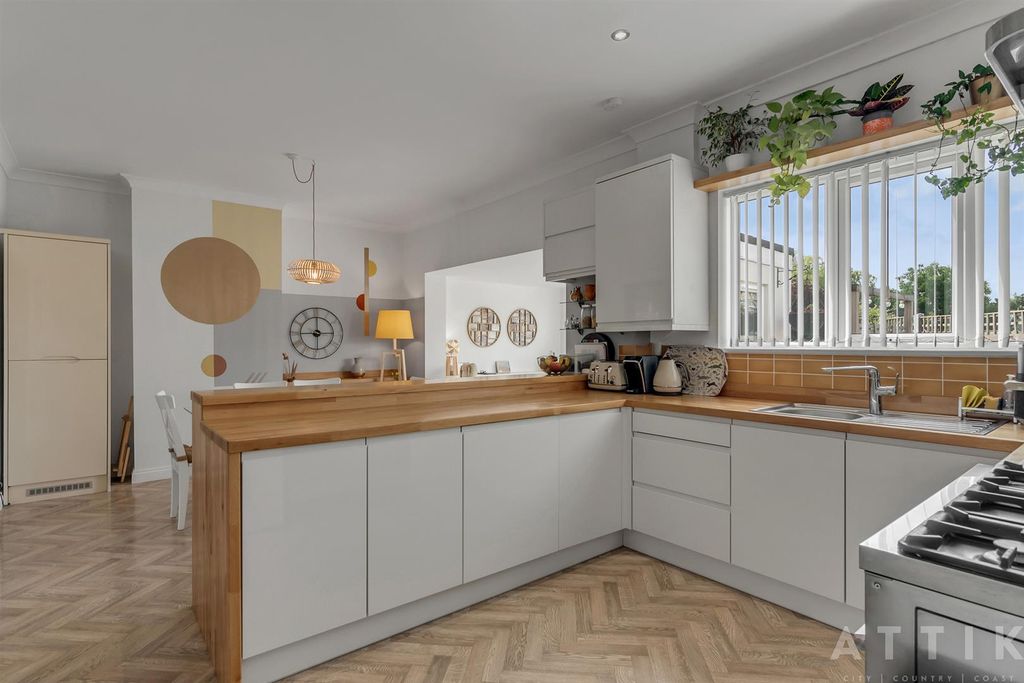 Additional image 12 of 4 bed semi-detached house for saleUpper Avenue, Halesworth IP19