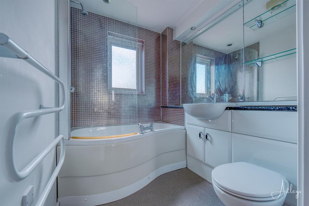 Additional image 13 of 3 bed flat for salePentre Doc Y Gogledd, Llanelli SA15