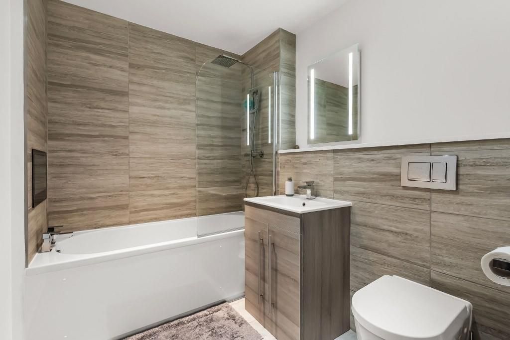 Additional image 4 of 2 bed flat for saleDeepdene Avenue, Dorking RH5