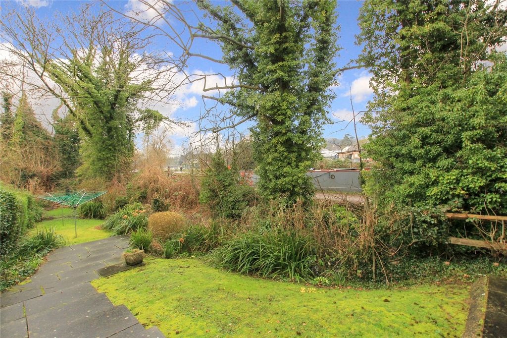 Additional image 4 of 2 bed flat for saleLower Kings Road, Berkhamsted, Hertfordshire HP4
