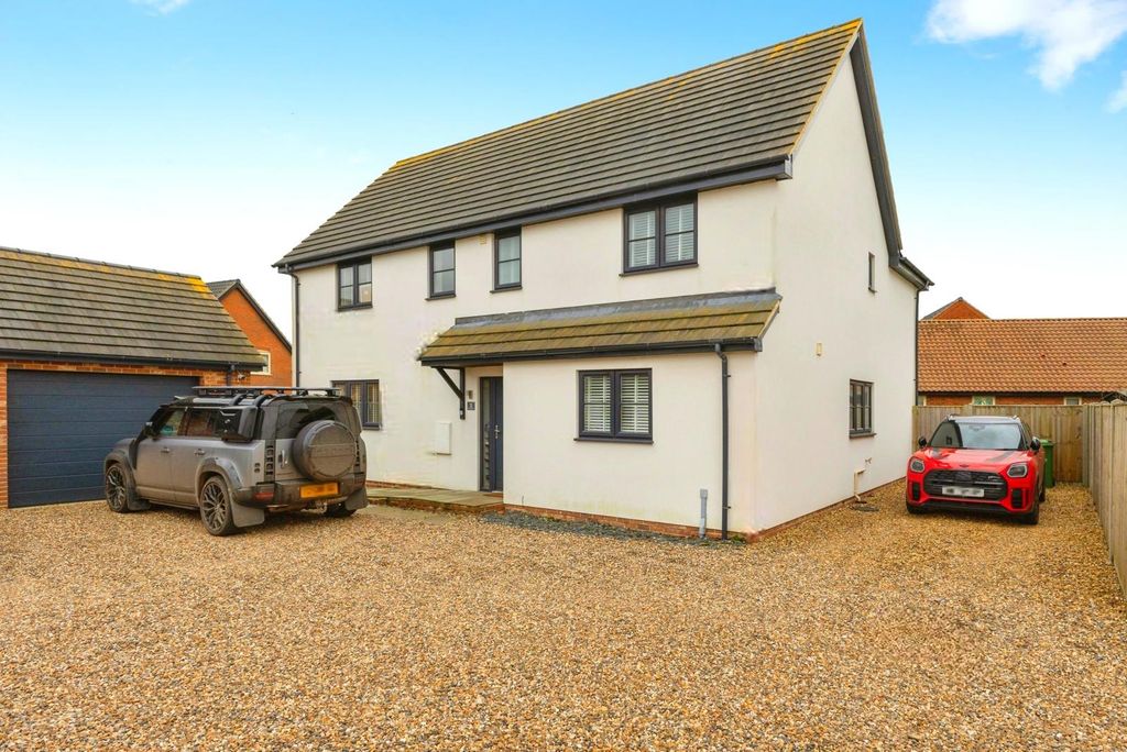 4 bed detached house for saleThe Conifers, Great Ellingham, Norfolk NR17
