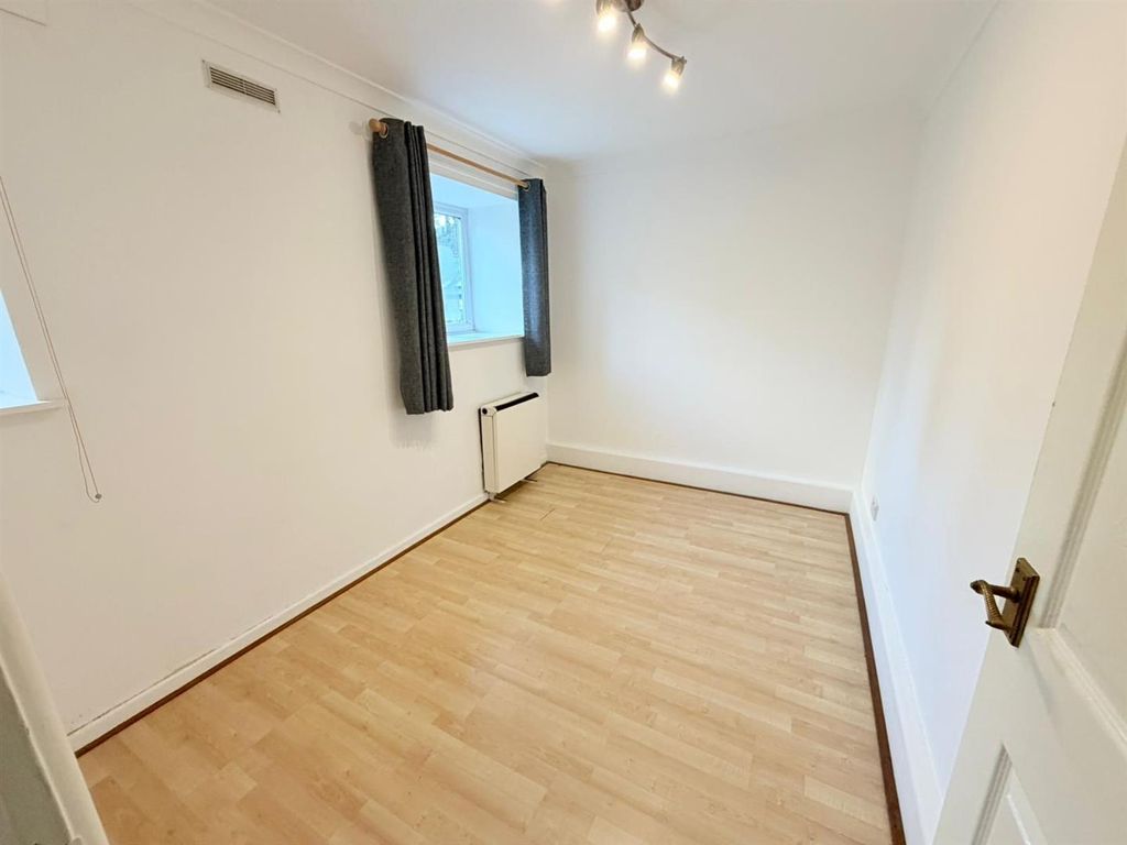 Additional image 3 of 1 bed flat for saleSpringwood Hall, Oldham Road, Ashton-Under-Lyne OL7