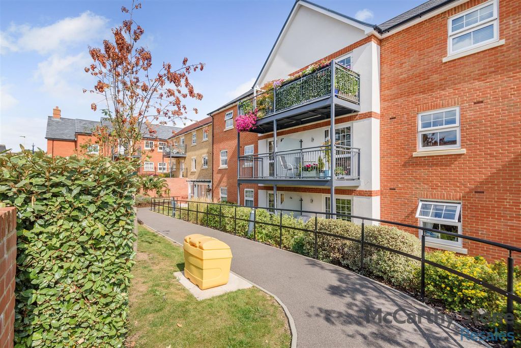 Additional image 21 of 1 bed flat for saleQueen Elizabeth Place, Orchard Lane, Alton GU34