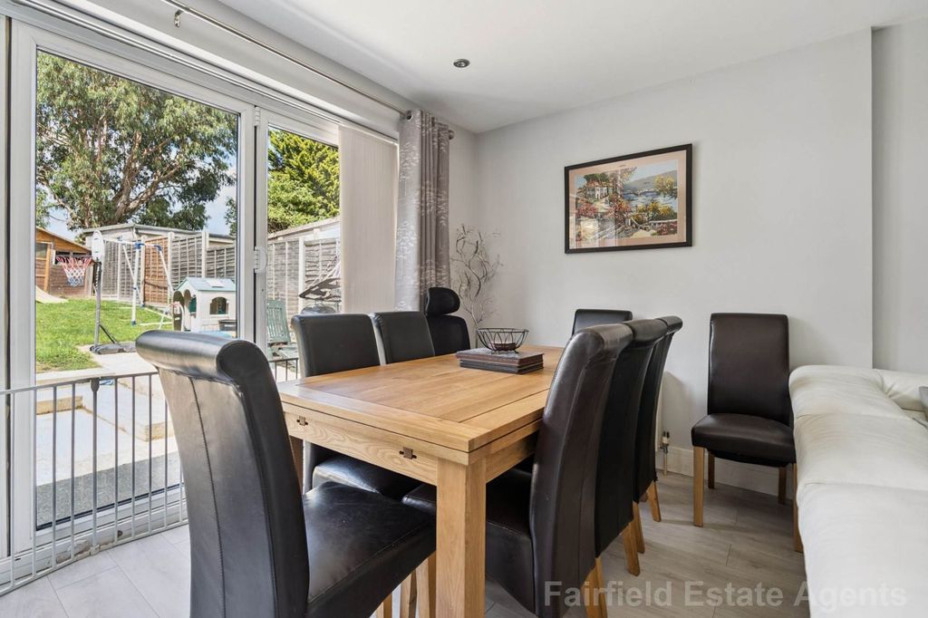 Additional image 8 of 3 bed semi-detached bungalow for salePenrose Avenue, Carpenders Park, Watford WD19