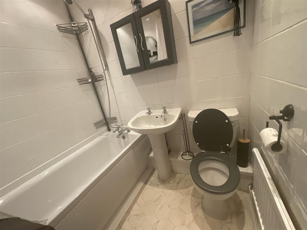 Additional image 21 of 2 bed flat for saleHigh Street, Llanelli SA15