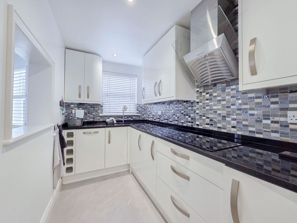Additional image 9 of 2 bed flat for sale14 Alexandra House, St Helier JE2