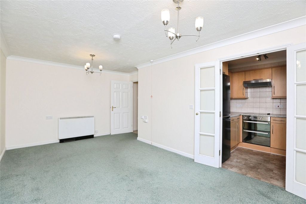 Additional image 4 of 1 bed flat for saleWoodlands Court (Chatham), Chatham ME5