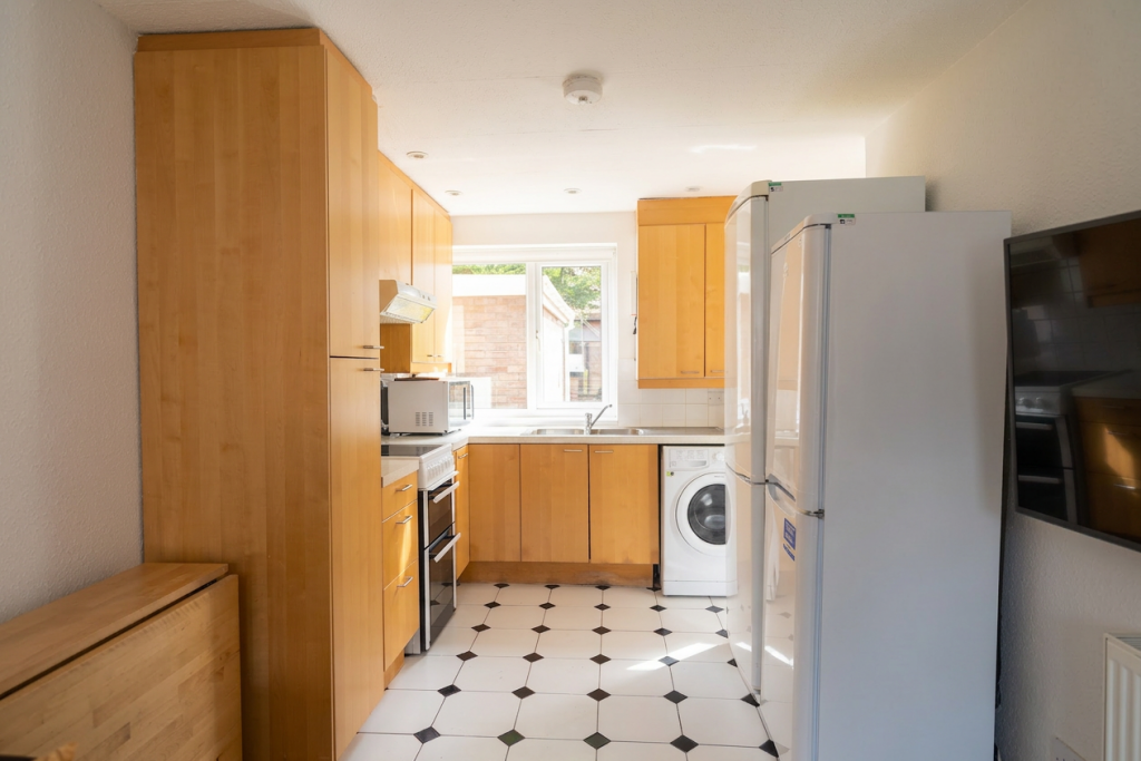 Additional image 2 of Leahurst Crescent - 5 bed, Harborne, West Midlands, B17