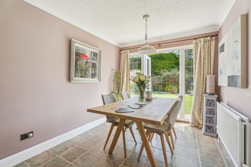 Additional image 7 of 4 bed detached house for saleThe Glebe, Weston Turville HP22