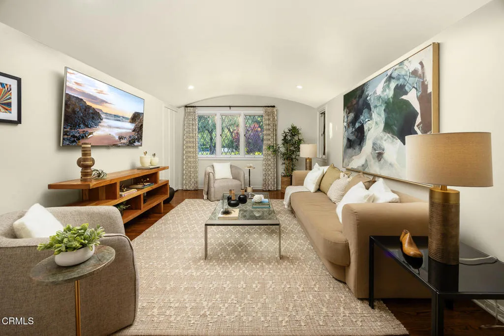 Additional image 107 of 555 Meadow Grove Street, La Canada Flintridge, CA 91011