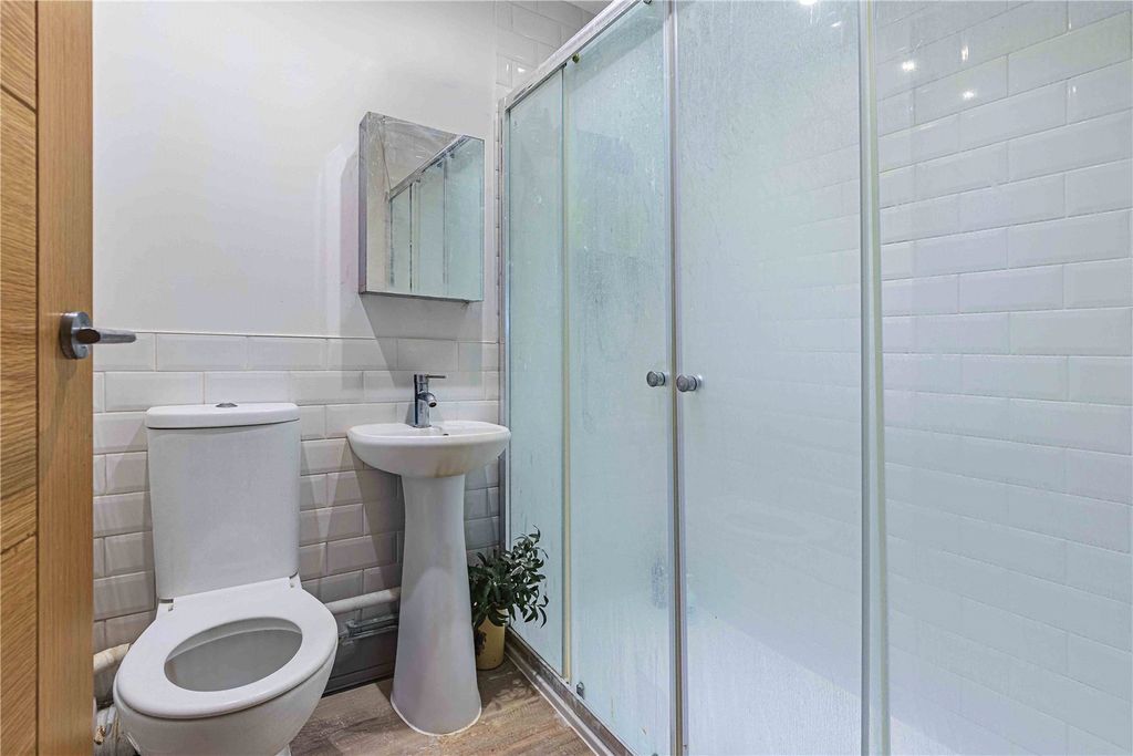 Additional image 12 of 2 bed flat for saleBridge Street, Berkhamsted, Hertfordshire HP4