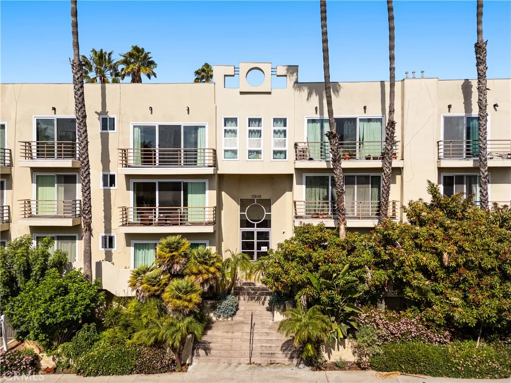11949 Goshen Avenue Unit 110, Los Angeles, CA 90049