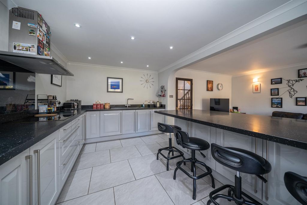 Additional image 5 of 4 bed detached house for saleAbbots Road, Abbots Langley WD5