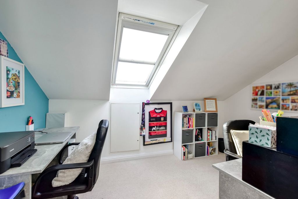 Additional image 15 of 4 bed semi-detached house for salePopes Road, Abbots Langley WD5
