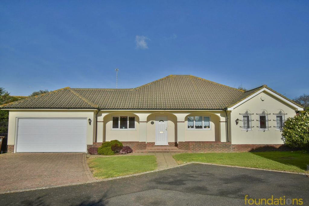3 bed detached bungalow for saleWinceby Close, Bexhill-On-Sea TN39