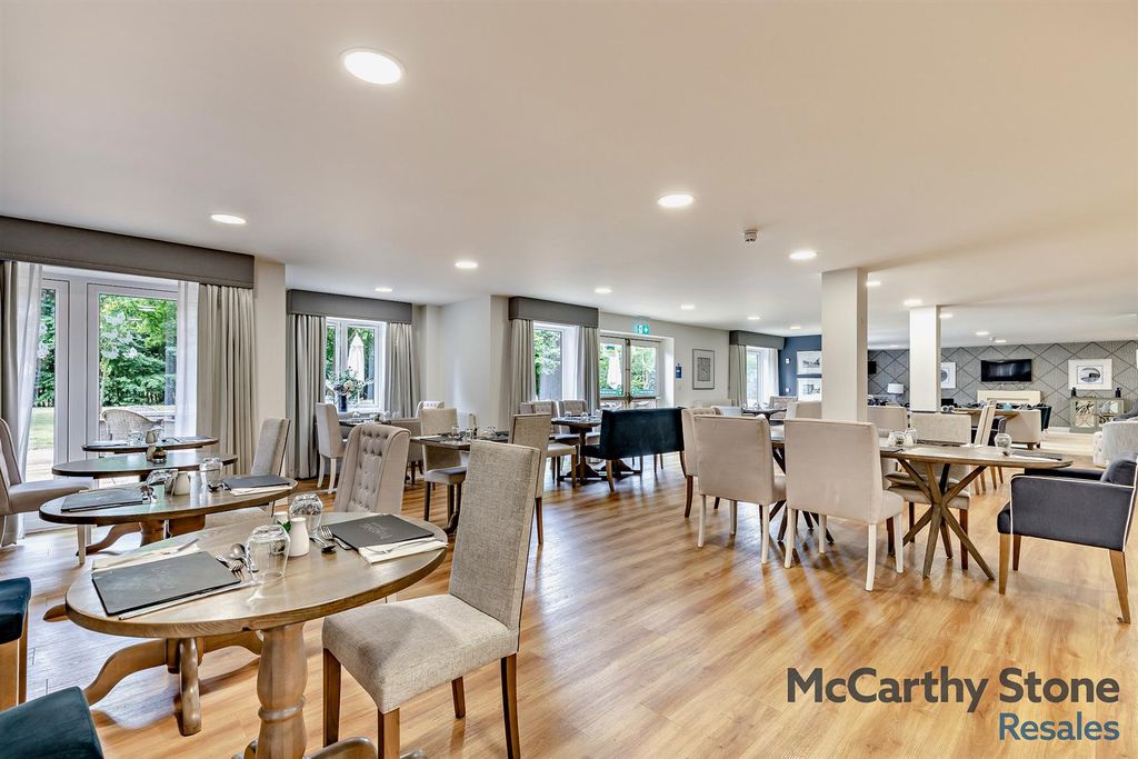 Additional image 11 of 2 bed flat for saleOakhill Place, High View, Bedford, Bedfordshire MK41