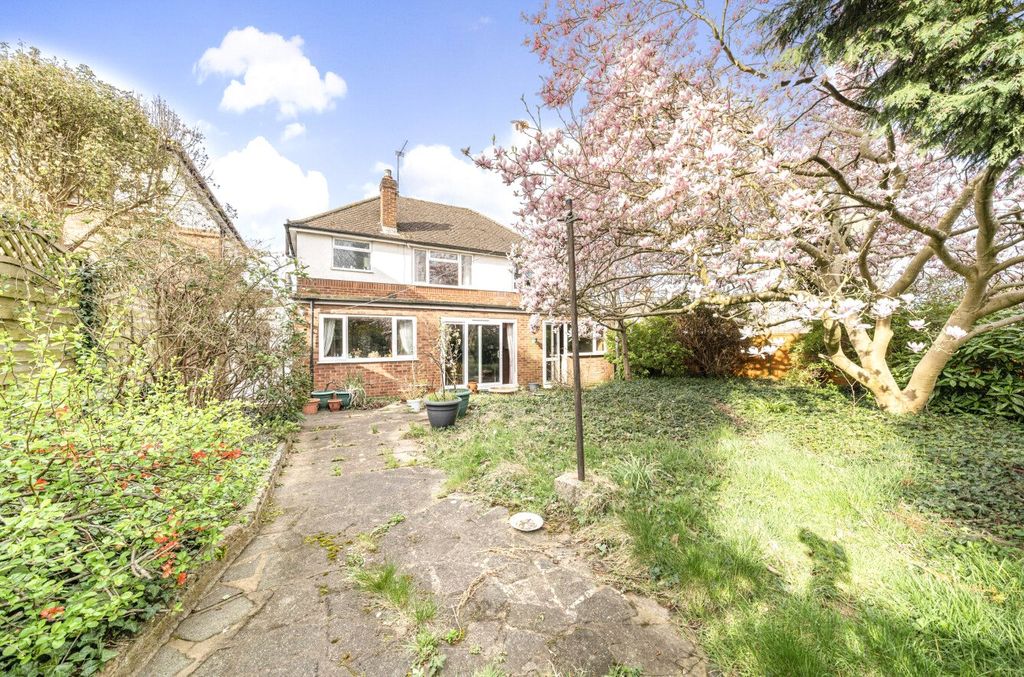Additional image 11 of 5 bed detached house for saleTrowley Rise, Abbots Langley, Hertfordshire WD5