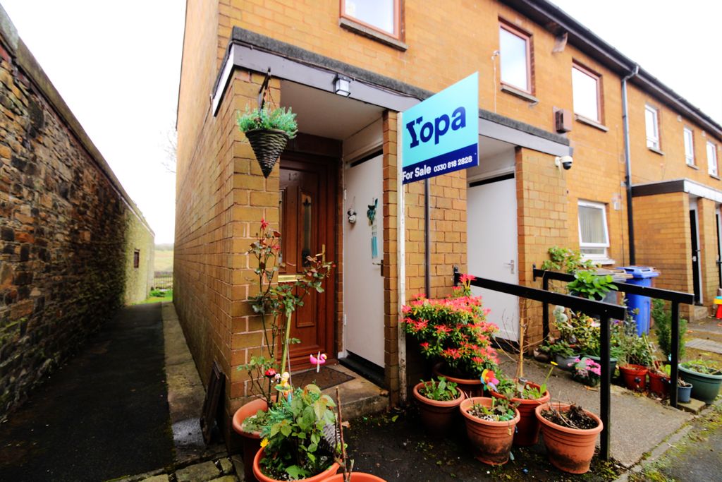3 bed flat for saleSt. James Close, Accrington BB5
