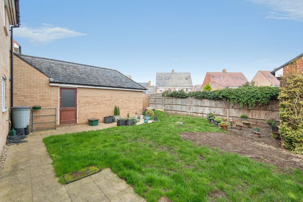 Additional image 19 of 5 bed town house for saleWalton Grove, Biggleswade, Bedfordshire SG18