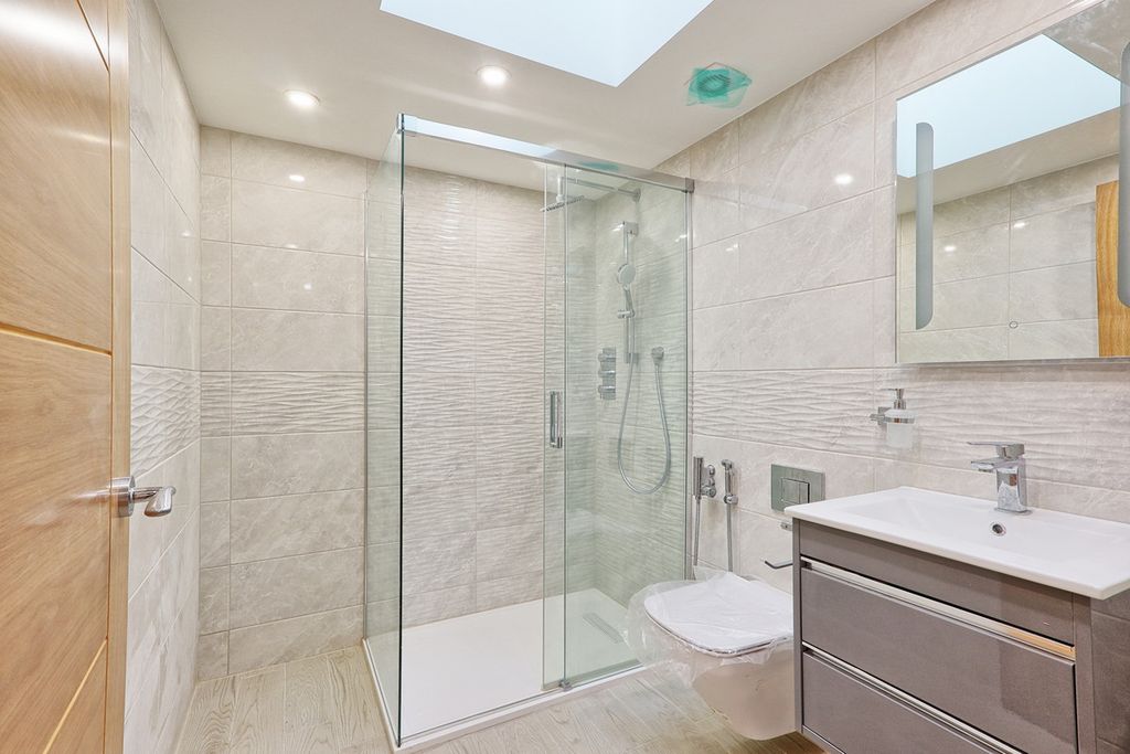 Additional image 40 of 6 bed detached house for saleCurtis Road, Emerson Park RM11
