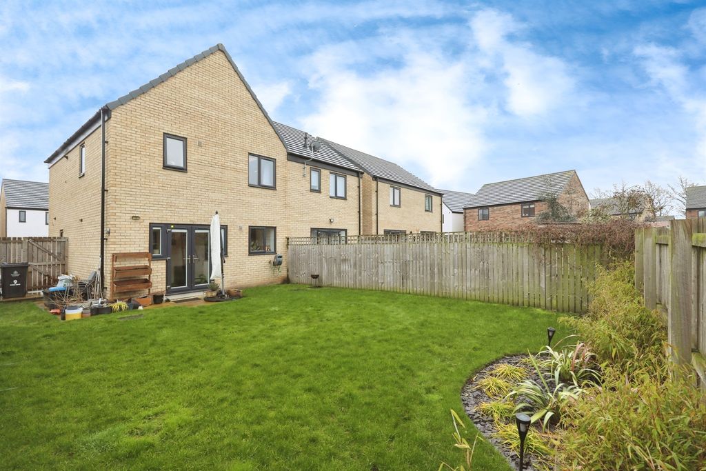 Additional image 17 of 3 bed semi-detached house for saleSwan Road, Lakeside, Doncaster DN4