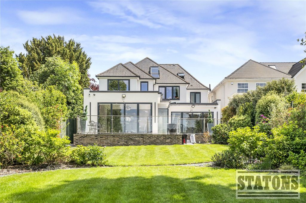 5 bed detached house for saleCamlet Way, Hadley Wood EN4