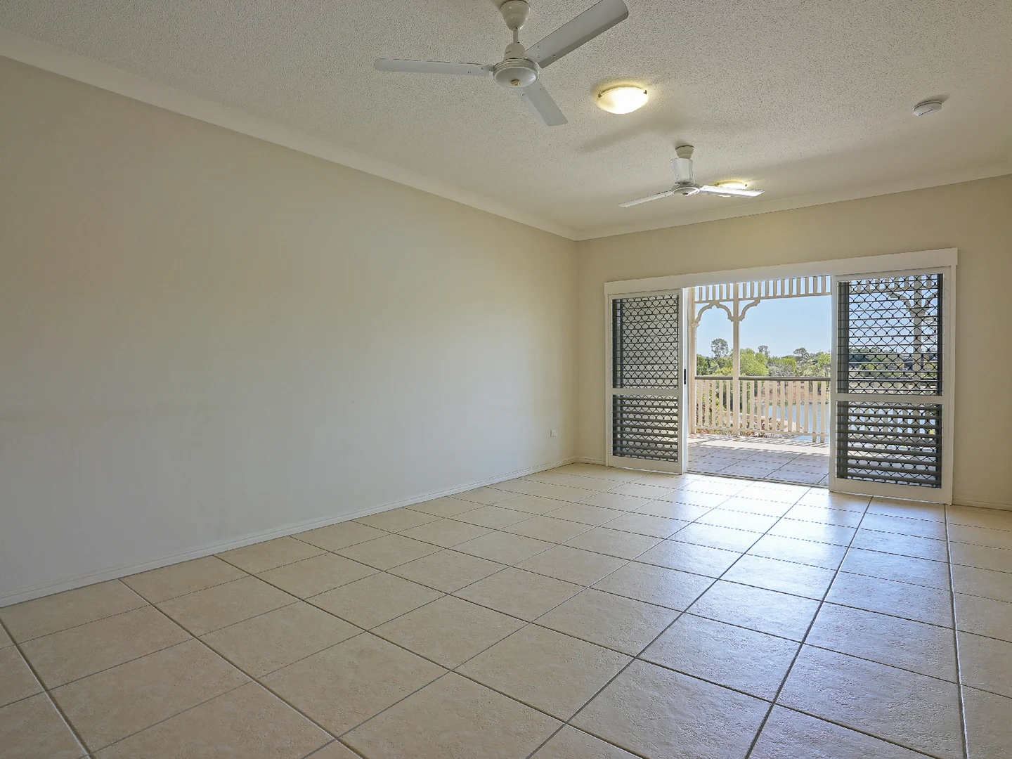 Additional image 5 of 5/16-22 Martinez Avenue, West End QLD 4810