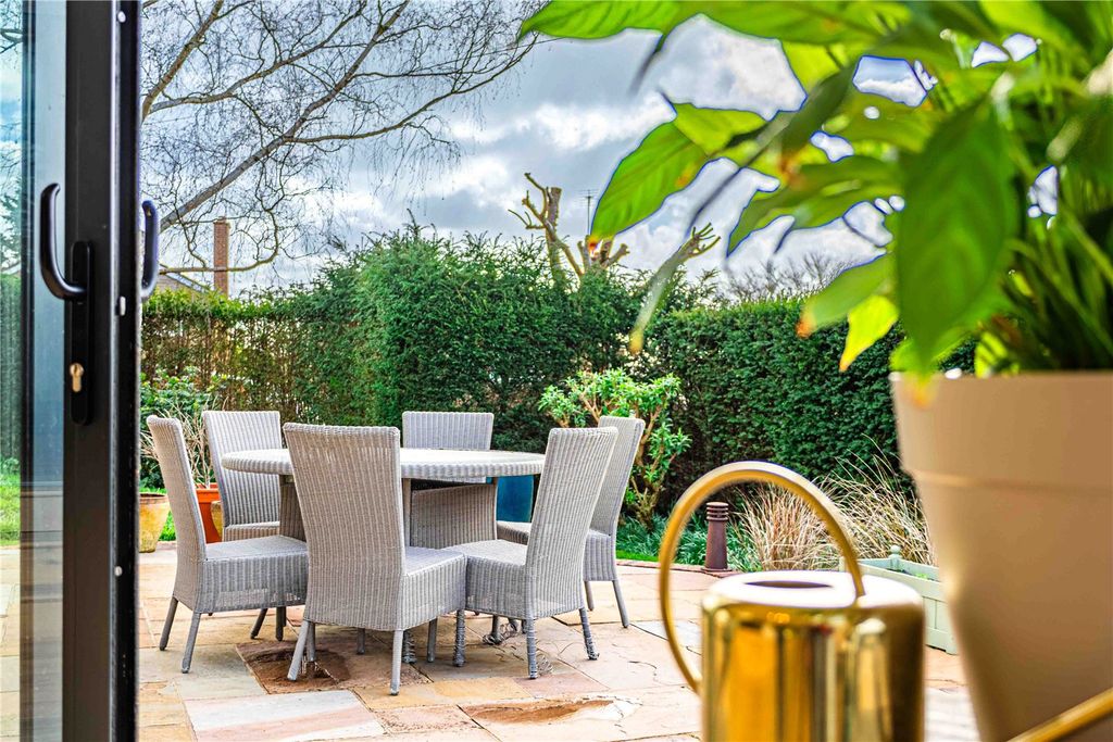 Additional image 15 of 5 bed detached house for saleGaveston Drive, Berkhamsted, Hertfordshire HP4