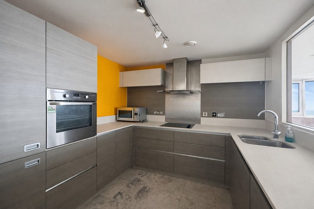 Additional image 3 of 3 bed flat for sale2 Egerton Road, Bexhill On Sea TN39