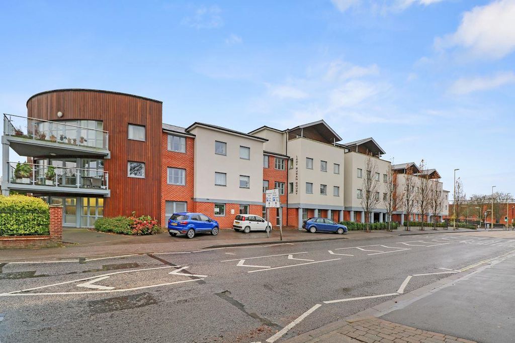 Additional image 10 of 2 bed flat for saleLady Susan, New Road, Basingstoke RG21