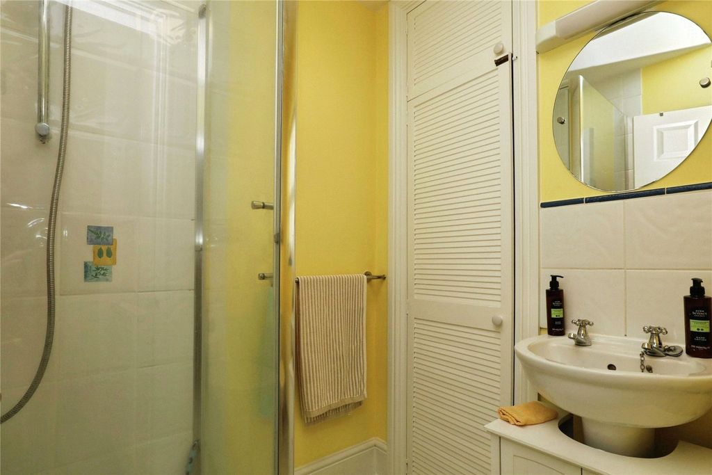 Additional image 4 of 1 bed flat for salePark Avenue, Bideford, Devon EX39