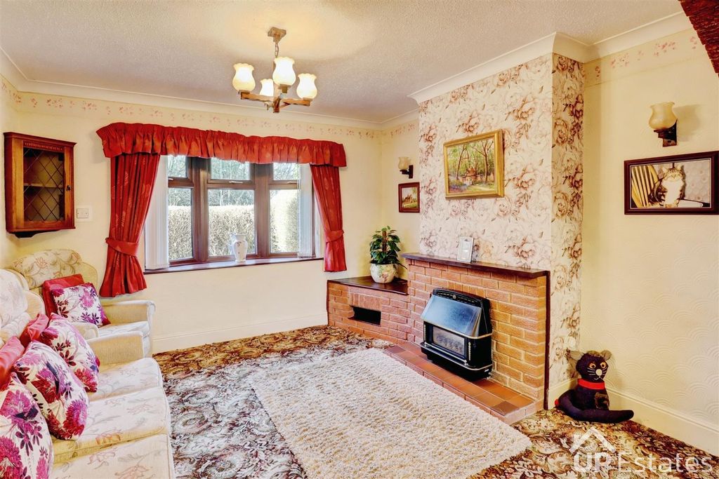 3 bed detached house for saleThe Common, Baddesley Ensor, Nr Atherstone CV9 photo 5
