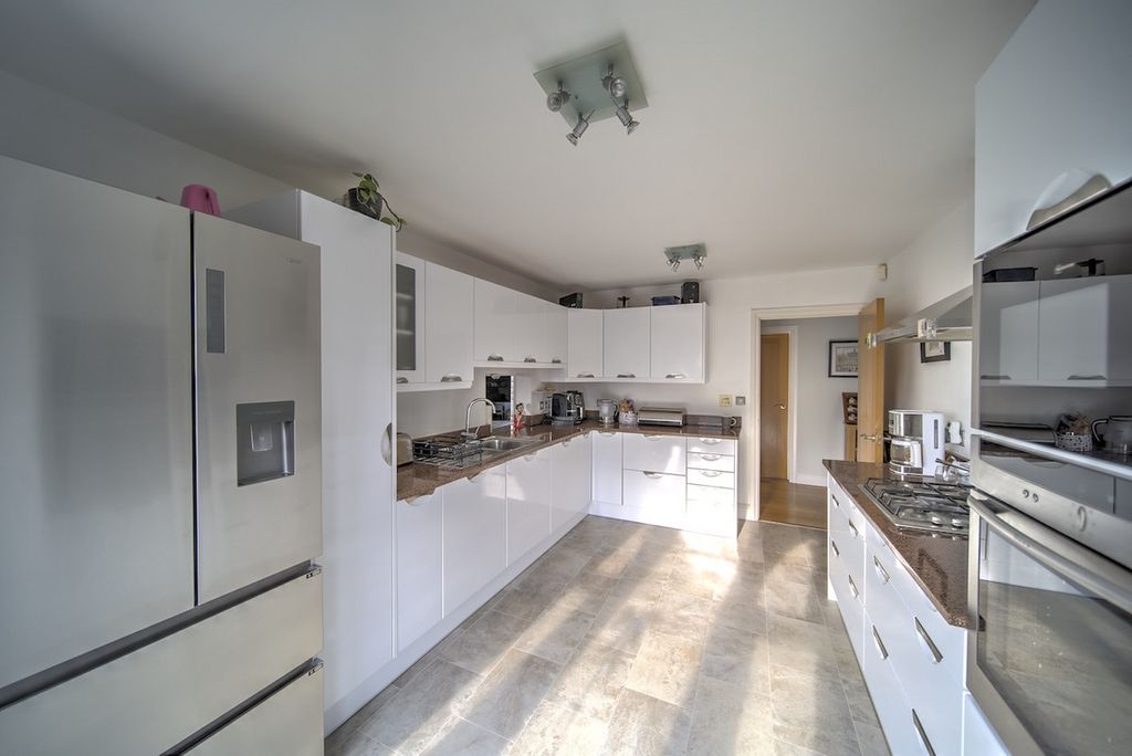 Additional image 13 of 3 bed penthouse for saleCrescent Road, Beckenham BR3