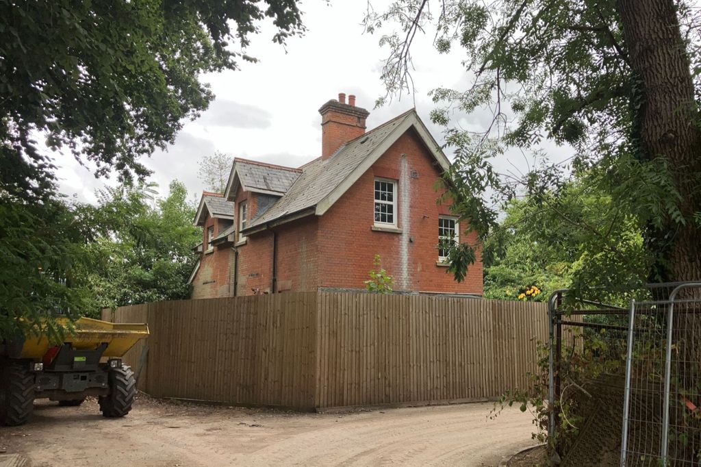 Additional image 2 of Mobile/park home for saleShoe Lane, Aldershot GU11