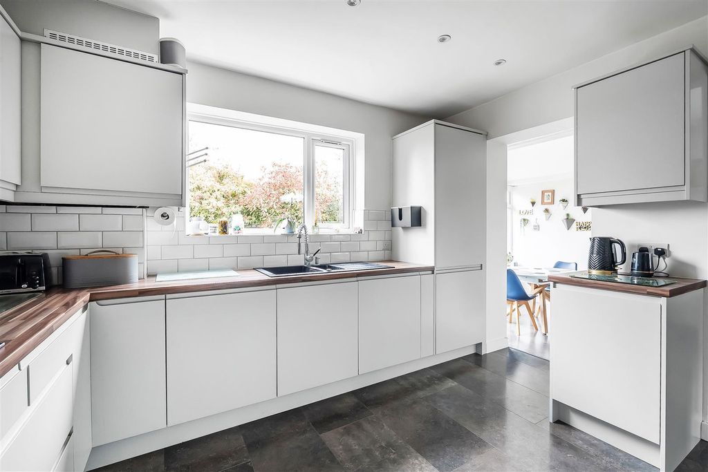 Additional image 19 of 3 bed property for saleGlebe Road, Ashtead KT21