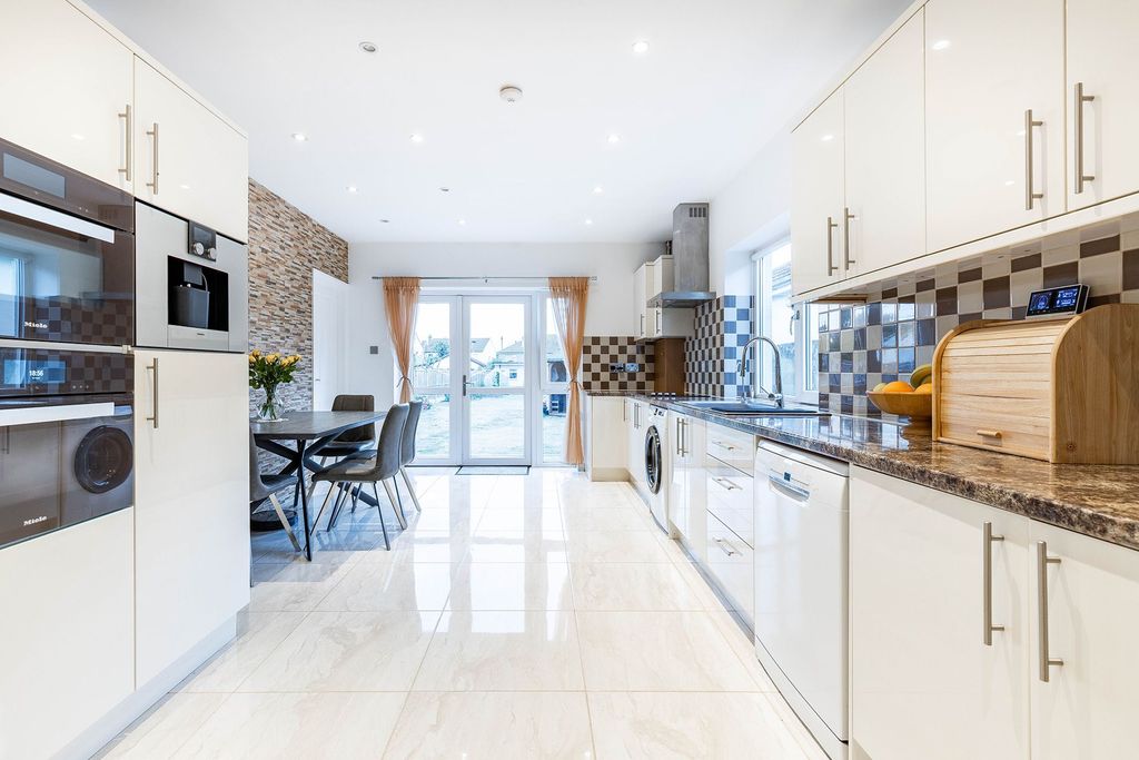 Additional image 2 of 4 bed bungalow for saleManor Road, Dagenham RM10