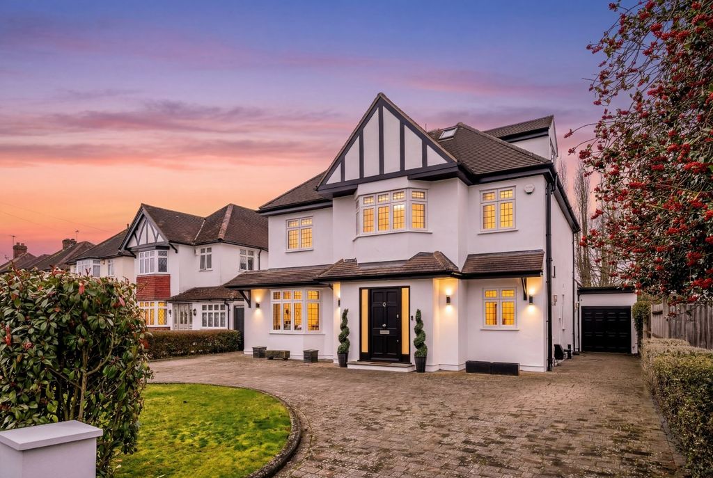 5 bed detached house for saleHayes Way, Beckenham BR3
