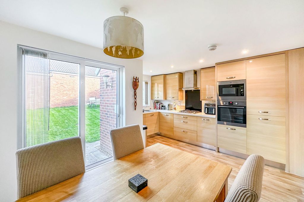 Additional image 11 of 3 bed semi-detached house for saleClipson Crest, Barton-Upon-Humber DN18