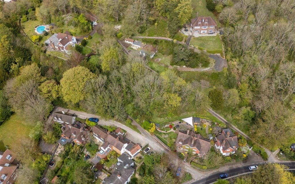Land for saleReigate Hill, Reigate RH2 photo 2